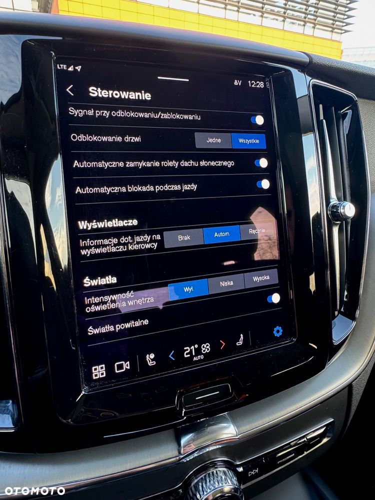 Volvo XC 60 T6 Plug-In Hybrid AWD Inscription - 31