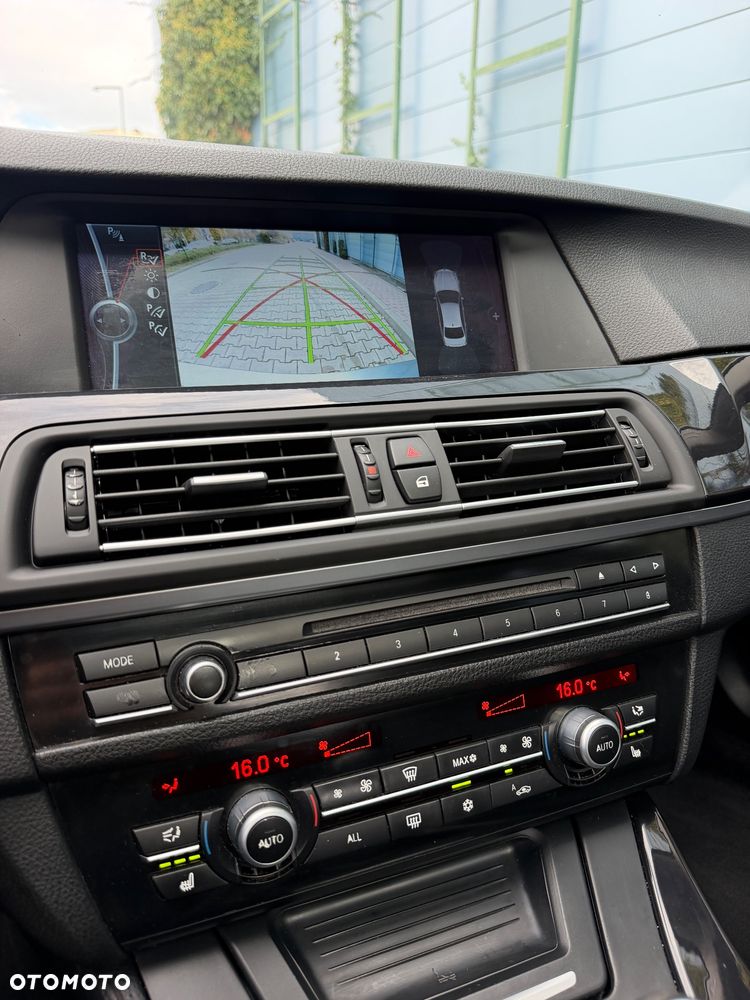 BMW Seria 5 523i - 31