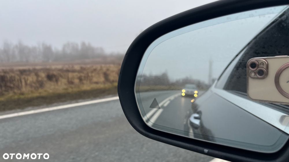 Mercedes-Benz Klasa C 300 4Matic 9G-TRONIC AMG Line Plus - 32