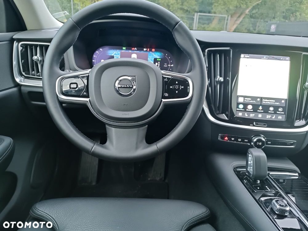 Volvo V60 T8 AWD Plug-In Hybrid Plus Dark - 17