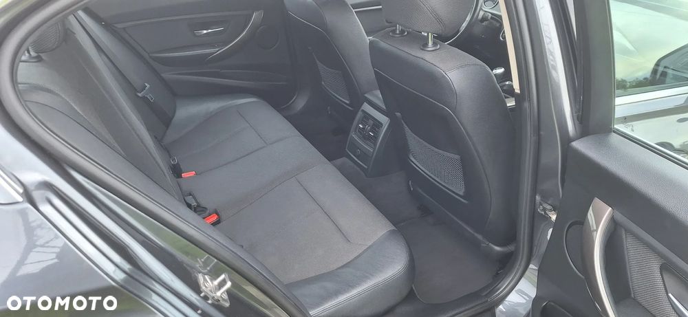 BMW Seria 3 318d Modern Line - 10