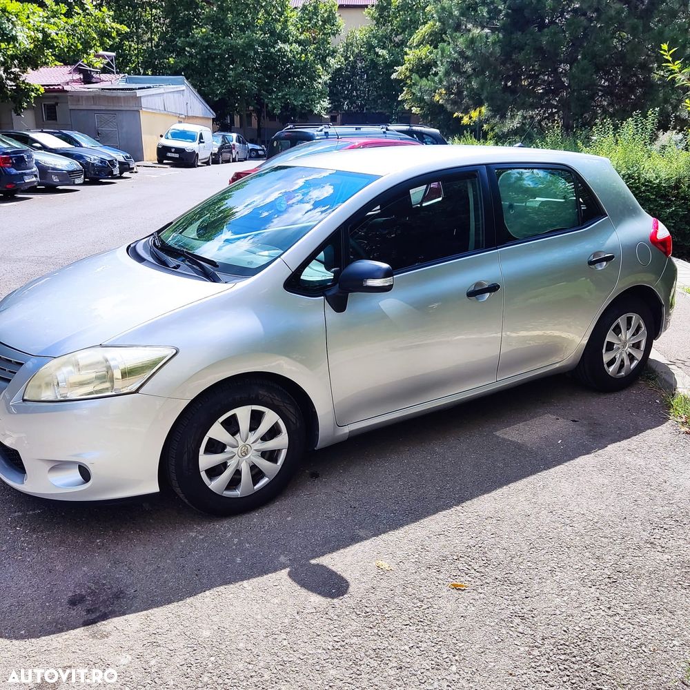 Toyota Auris 1.3 Dual VVT-i Executive - 3