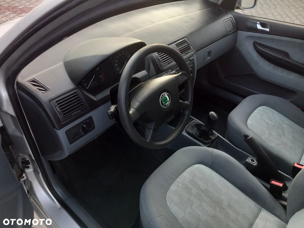 Skoda Fabia - 25