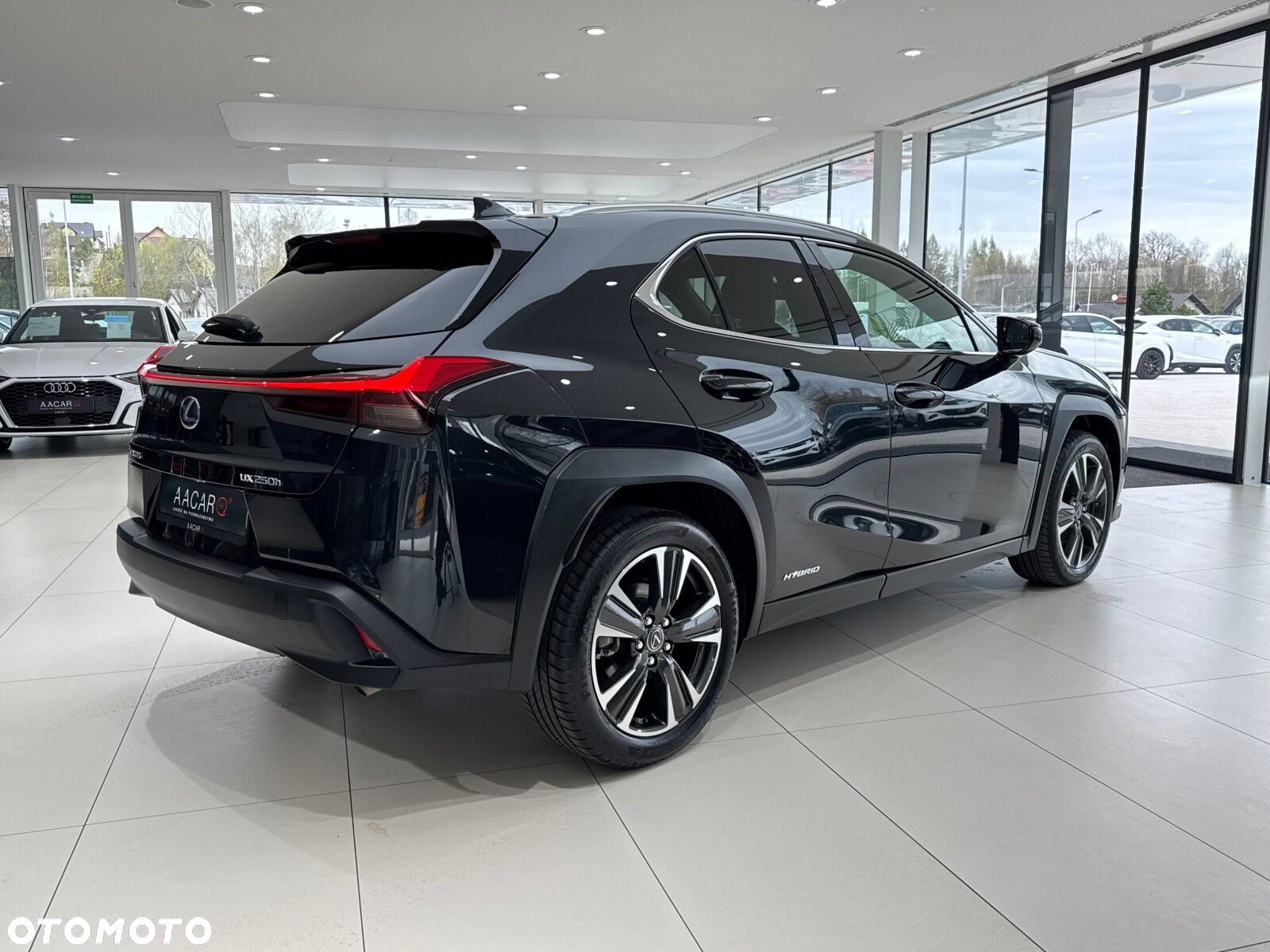 Lexus UX - 5