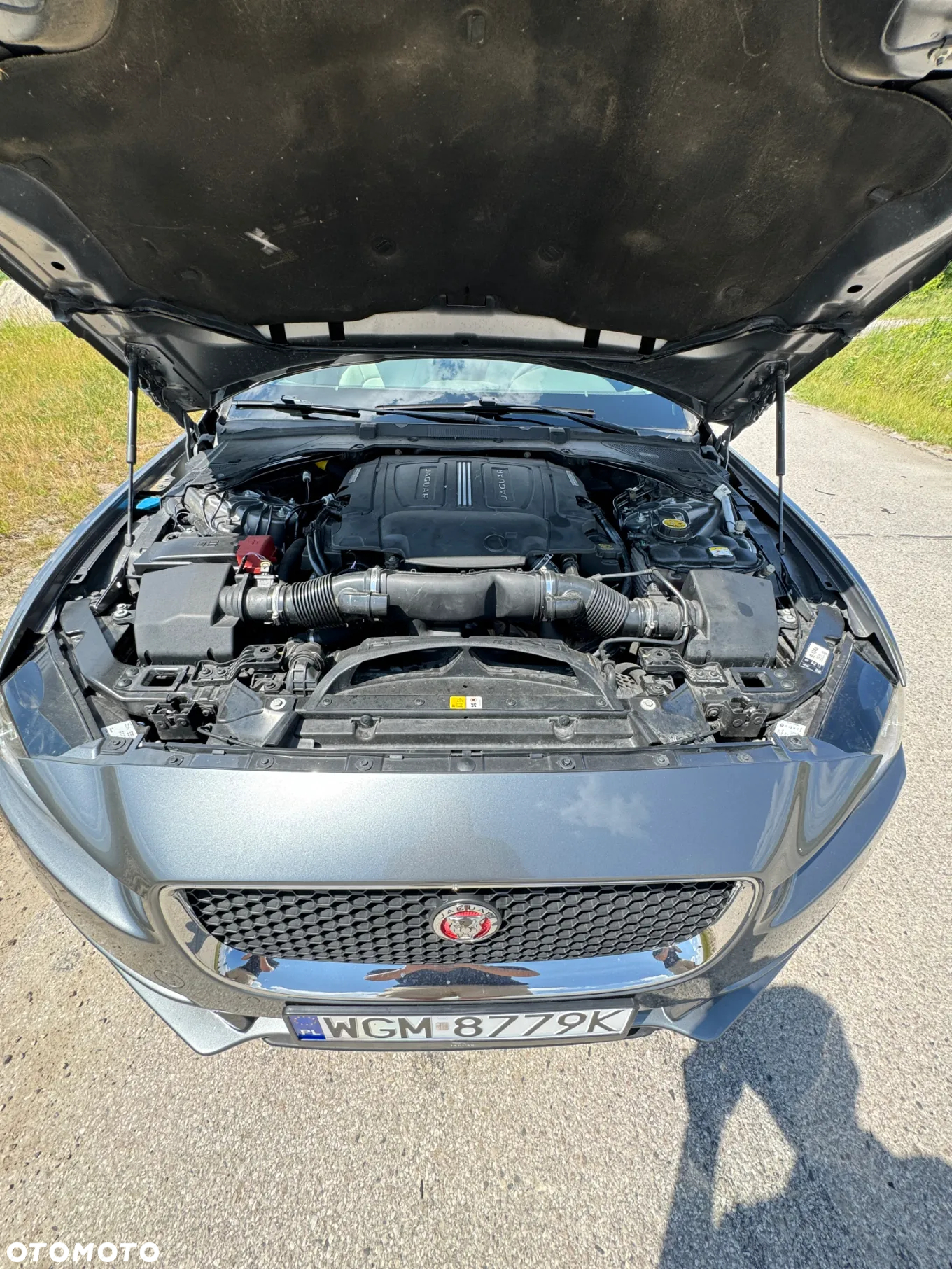 Jaguar XE S - 24