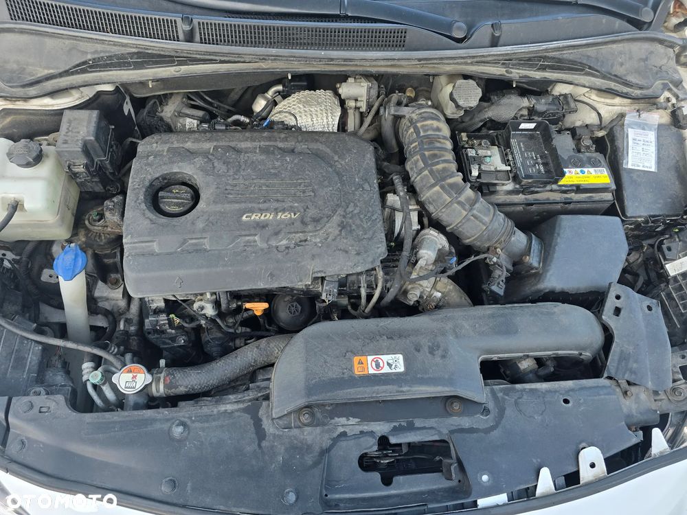 Hyundai i40 Kombi 1.7 CRDi DCT Style - 18