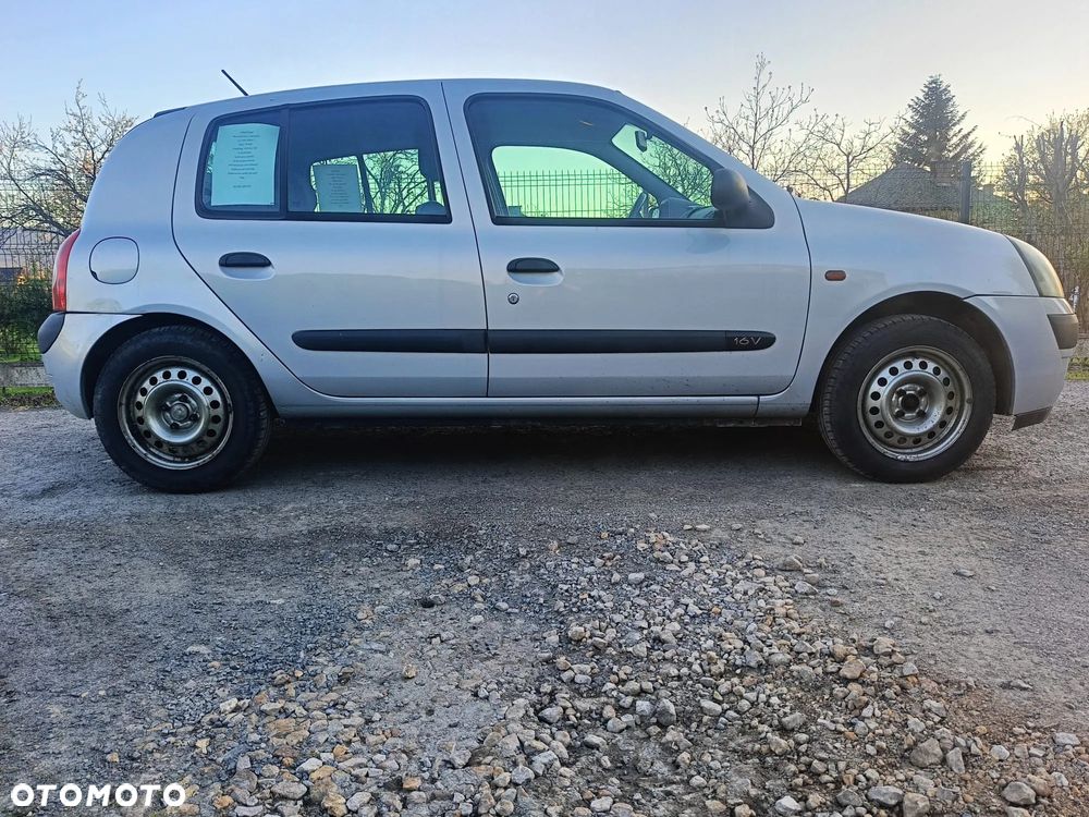 Renault Clio 1.2 16V Confort Authentique - 3