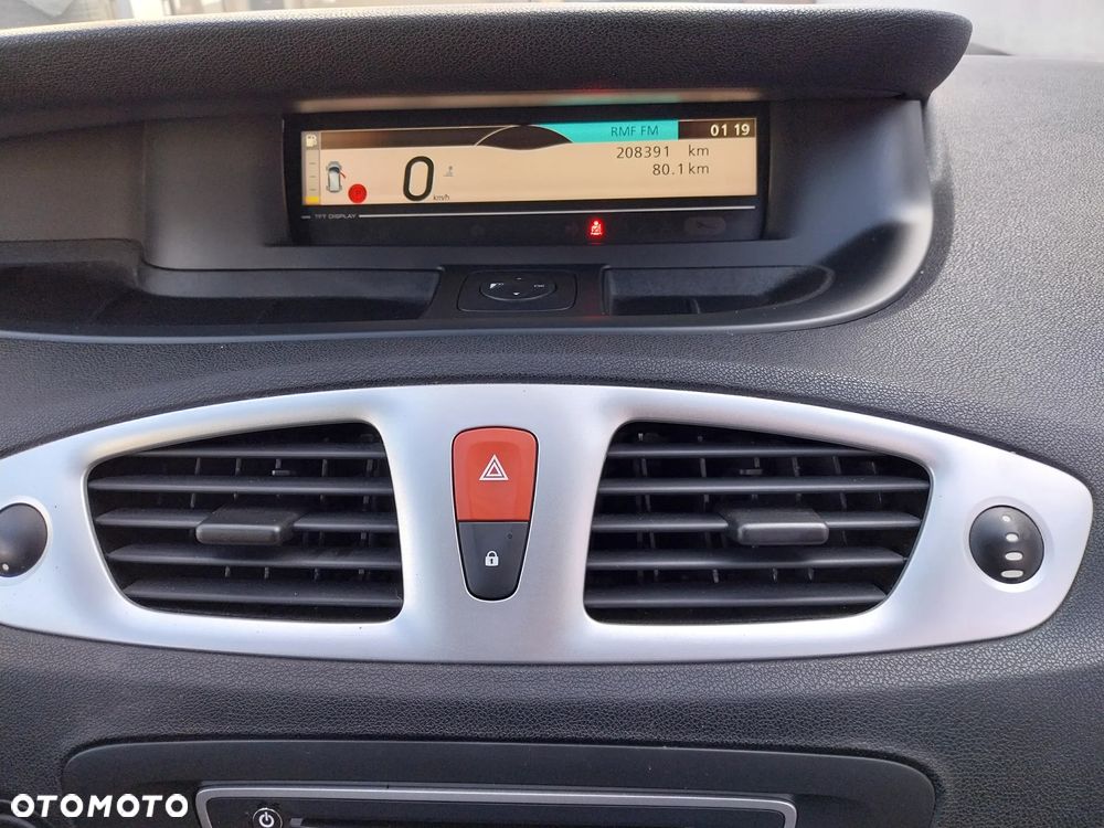 Renault Scenic 1.6 16V Confort Privilege - 24