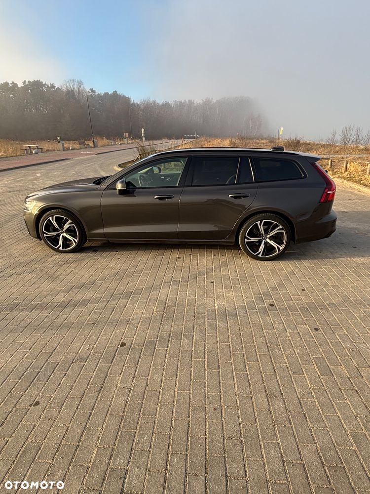 Volvo V60 B4 B Plus Dark - 16