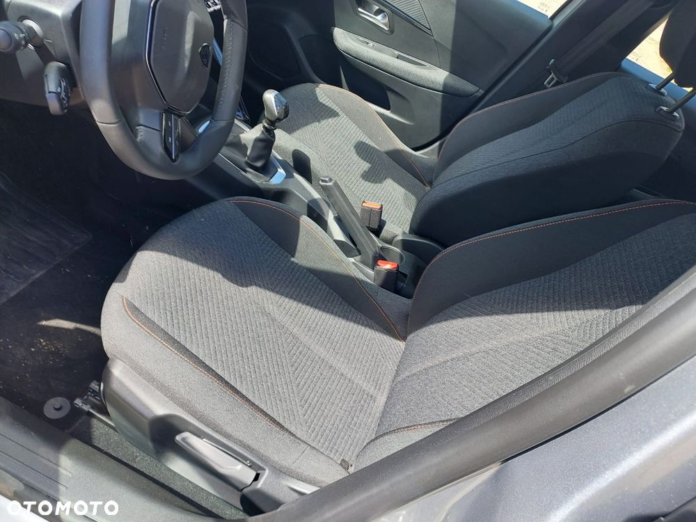 Peugeot 208 PureTech 100 Business - 10