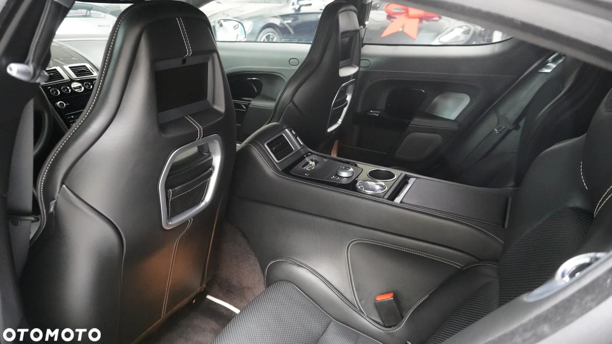 Aston Martin Rapide S - 12