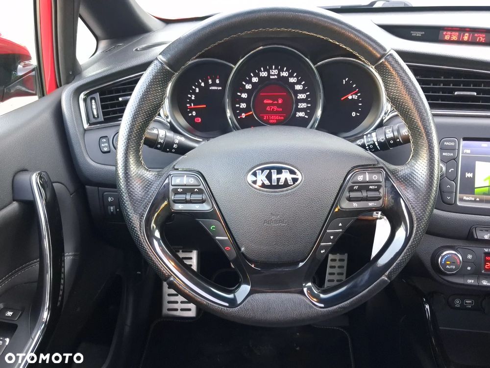 Kia Ceed 1.6 CRDi 136 ISG GT Line - 29