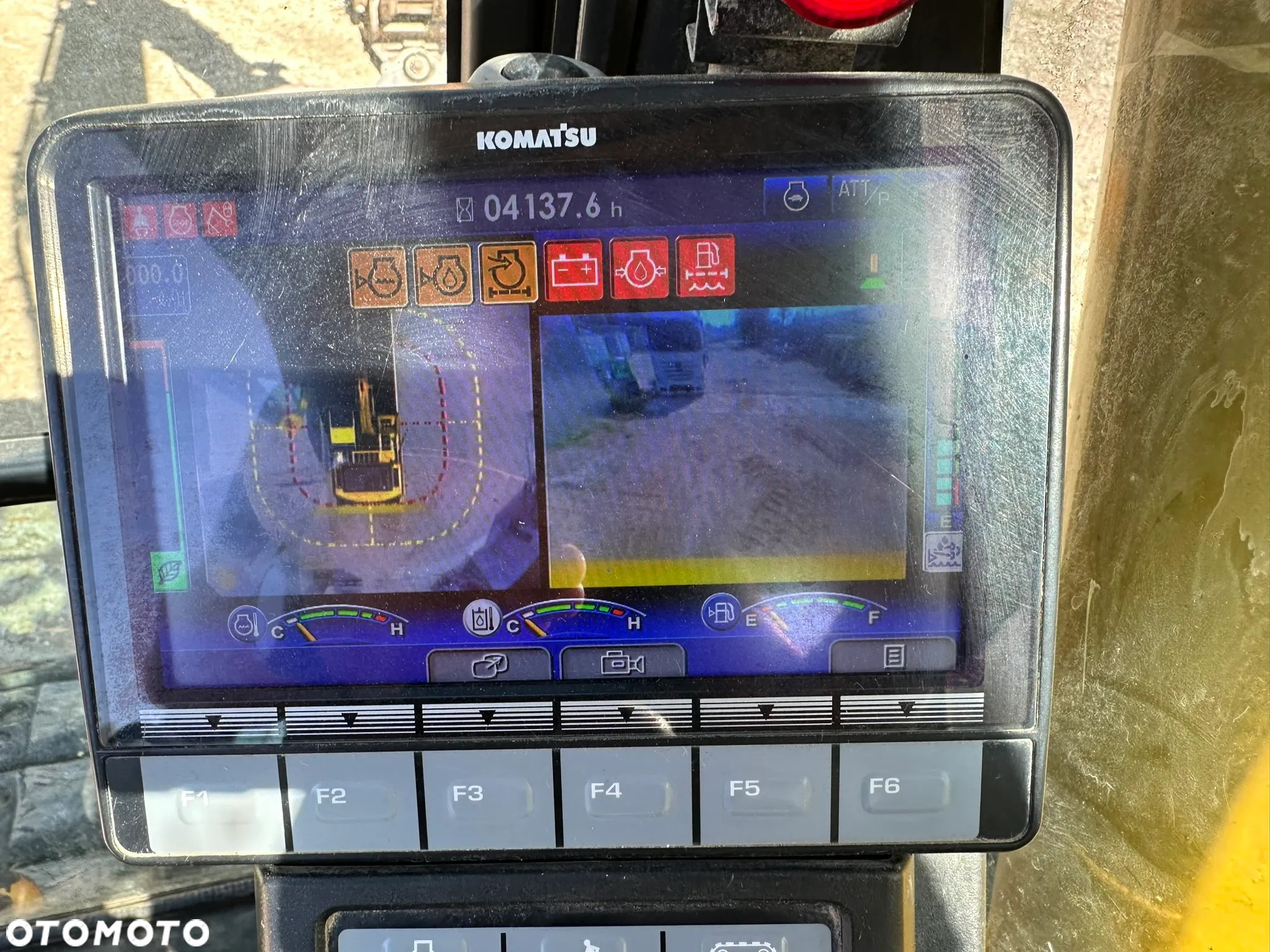 Komatsu PC 210 LC-11 - 14