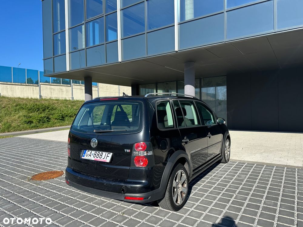 Volkswagen Touran 1.4 TSI Cross - 9