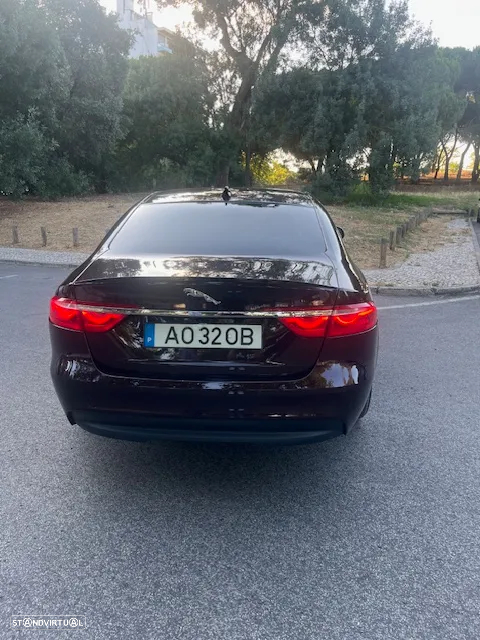 Jaguar XF 2.0 D Prestige - 5