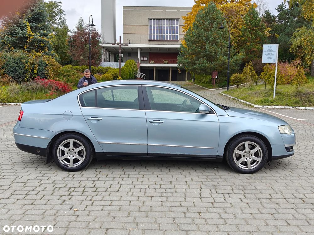 Volkswagen Passat 2.0 FSI Comfortline - 6