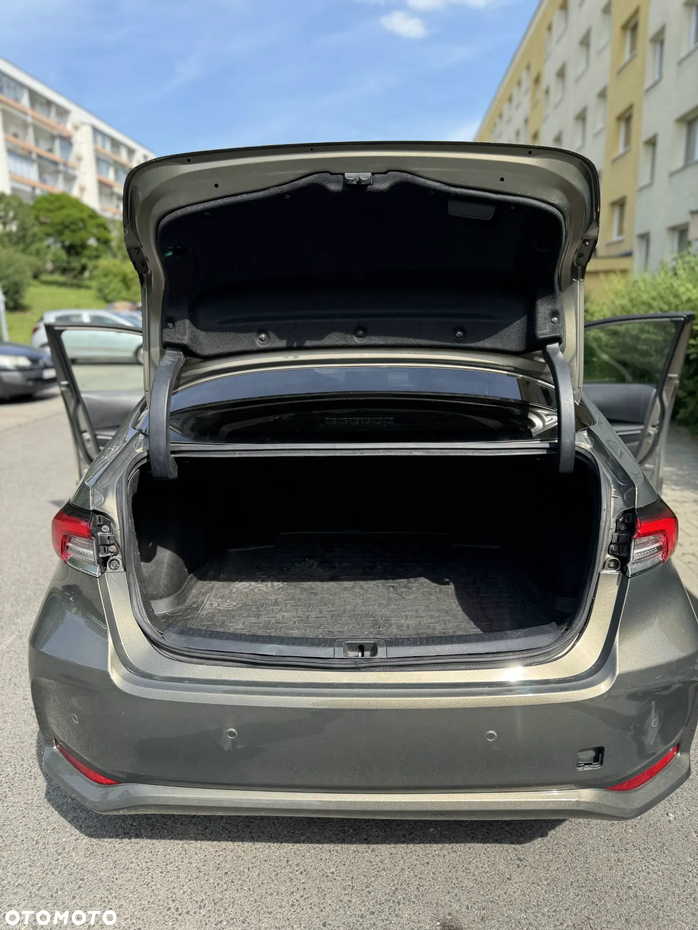Toyota Corolla 1.8 Hybrid Executive - 6