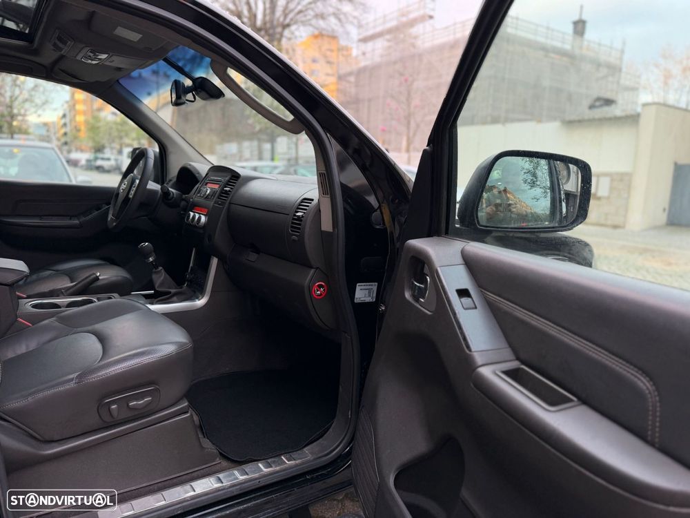 Nissan Navara 2.5 dCi CD LE Hi-Tech +P.Premium 4WD - 23