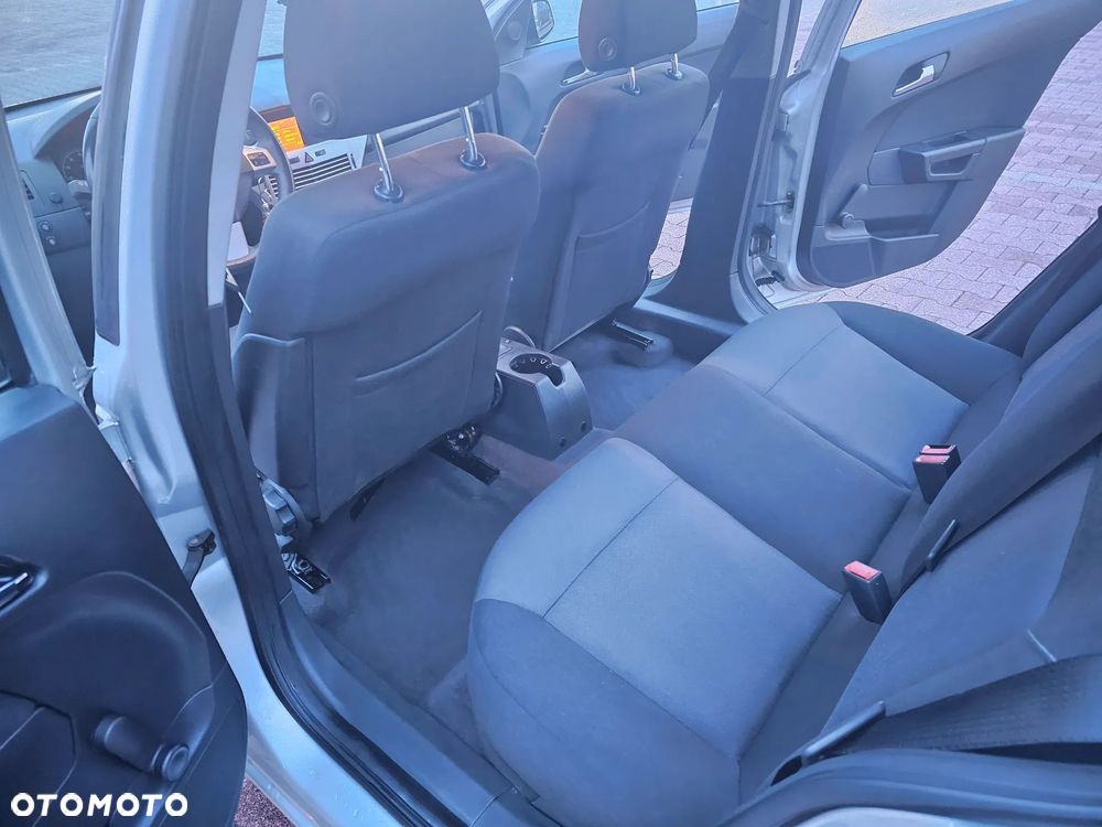 Opel Astra 1.6 - 9