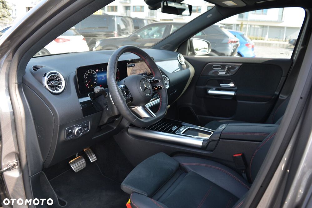 Mercedes-Benz GLA 200 d AMG Line 8G-DCT - 16