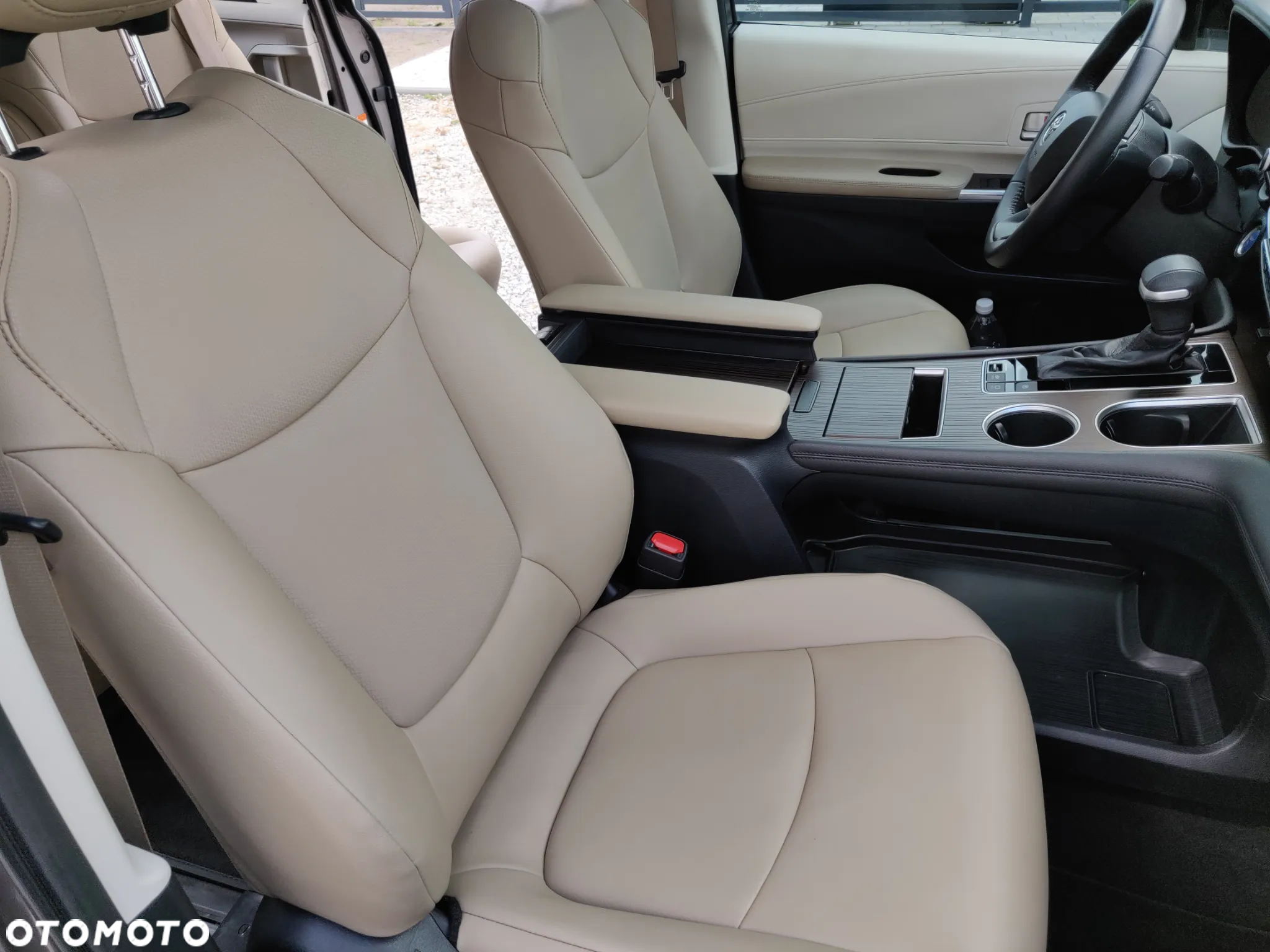 Toyota Sienna - 12