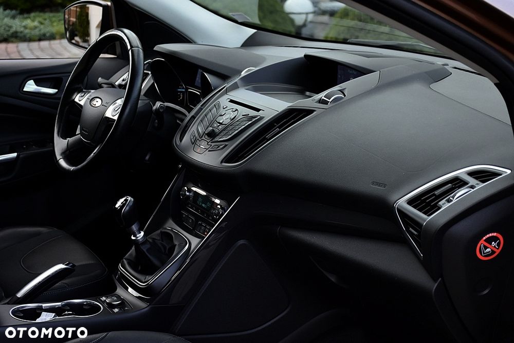 Ford Kuga 2.0 TDCi 2x4 Titanium - 18