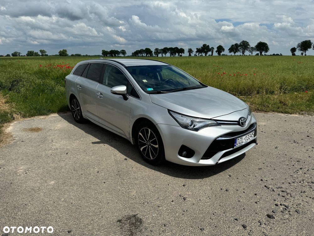 Toyota Avensis 2.0 D-4D Prestige - 2