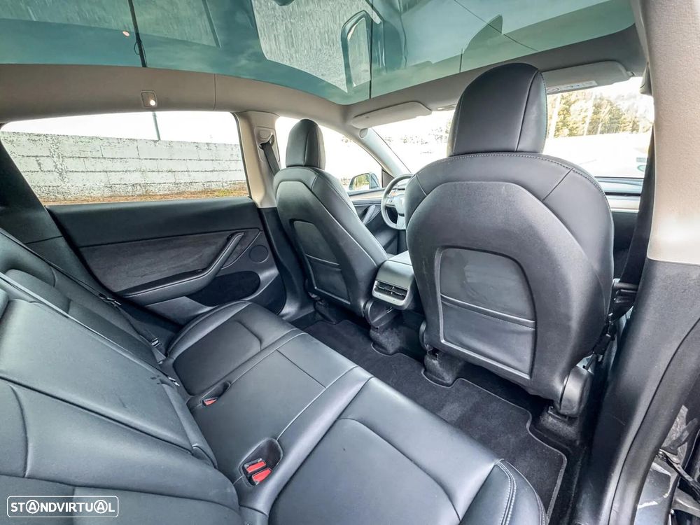 Tesla Model Y Long Range Dual Motor AWD - 21