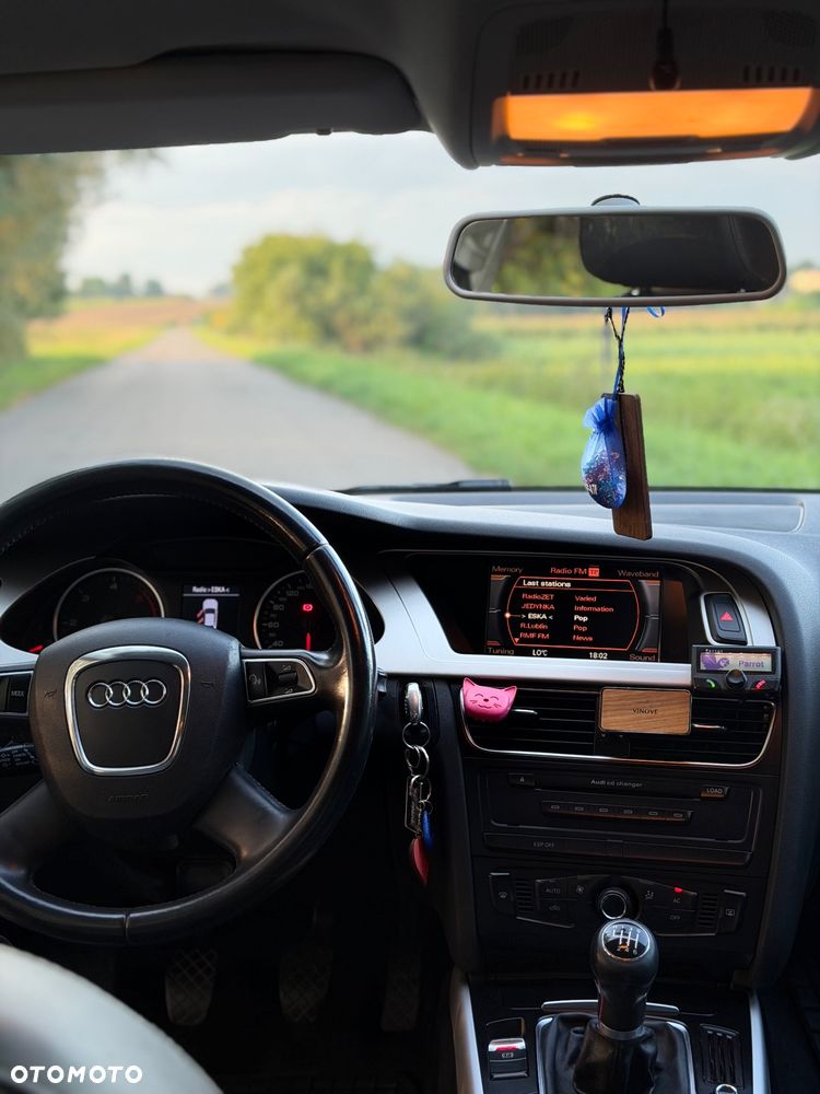 Audi A4 Limousine - 6