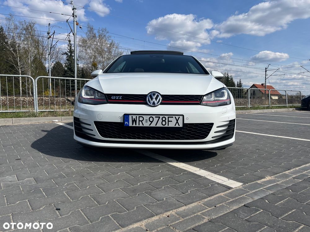 Volkswagen Golf - 9