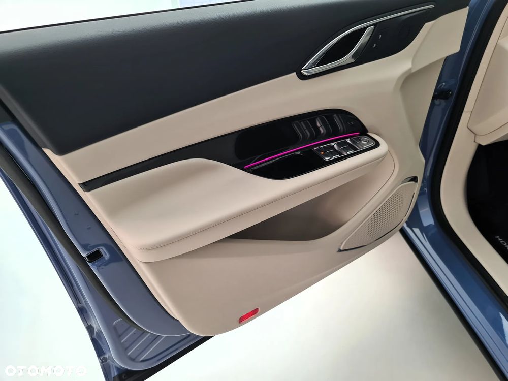 Hongqi HS3 1.5T FWD - 14