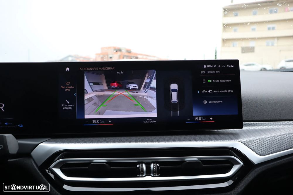 BMW 330 e Pack Desportivo M Auto - 25