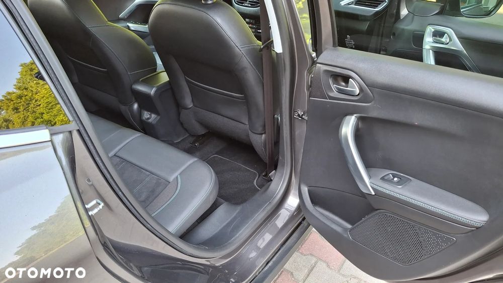 Peugeot 2008 1.2 Pure Tech GPF Crossway S&S - 16