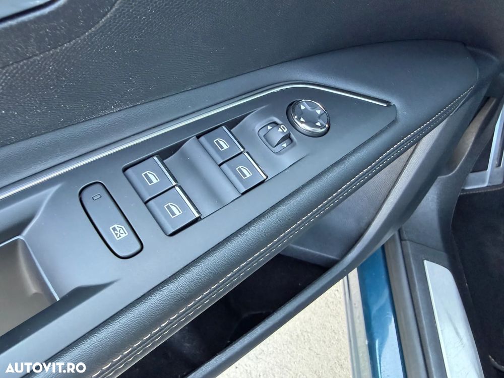 Peugeot 3008 PHEV 300 EAT8 4X4 GT - 31