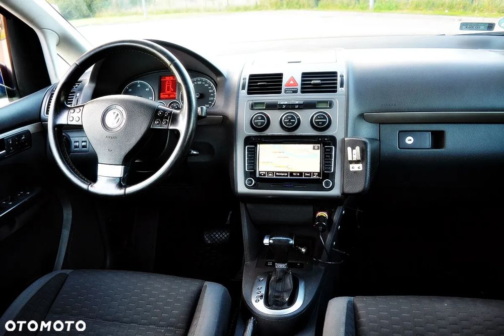 Volkswagen Touran 2.0 TDI DSG United - 18