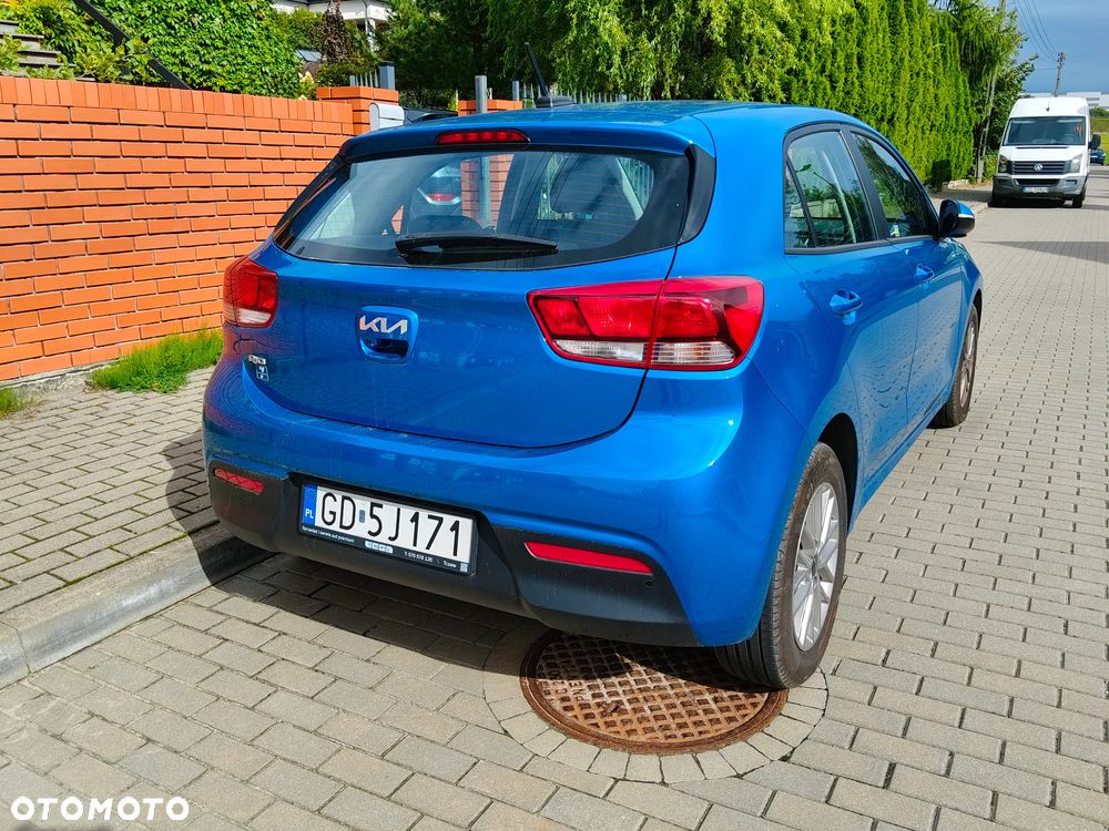 Kia Rio 1.2 L - 6