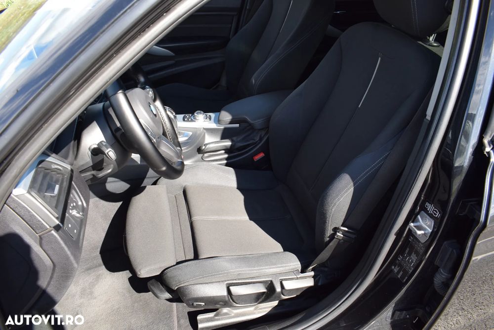 BMW Seria 5 520d Sport-Aut. - 11