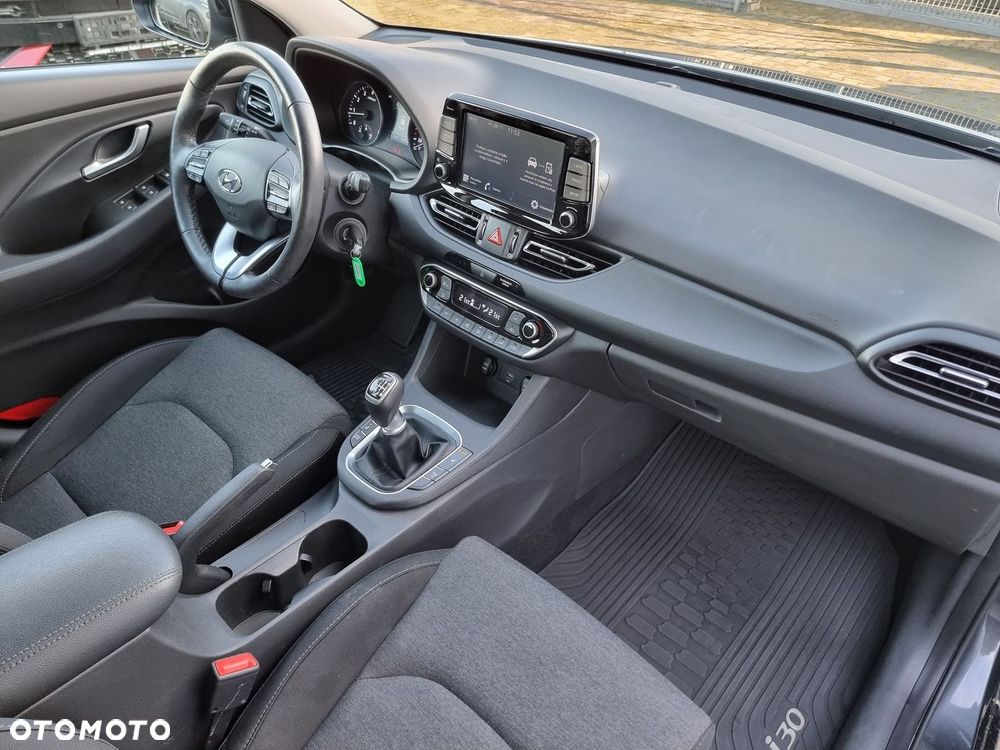 Hyundai i30 1.5 T-GDI 48V Smart - 17