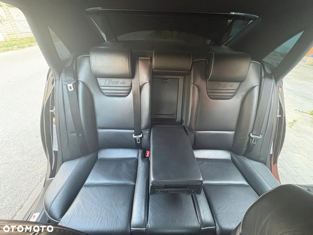 Audi RS4 Limousine - 29