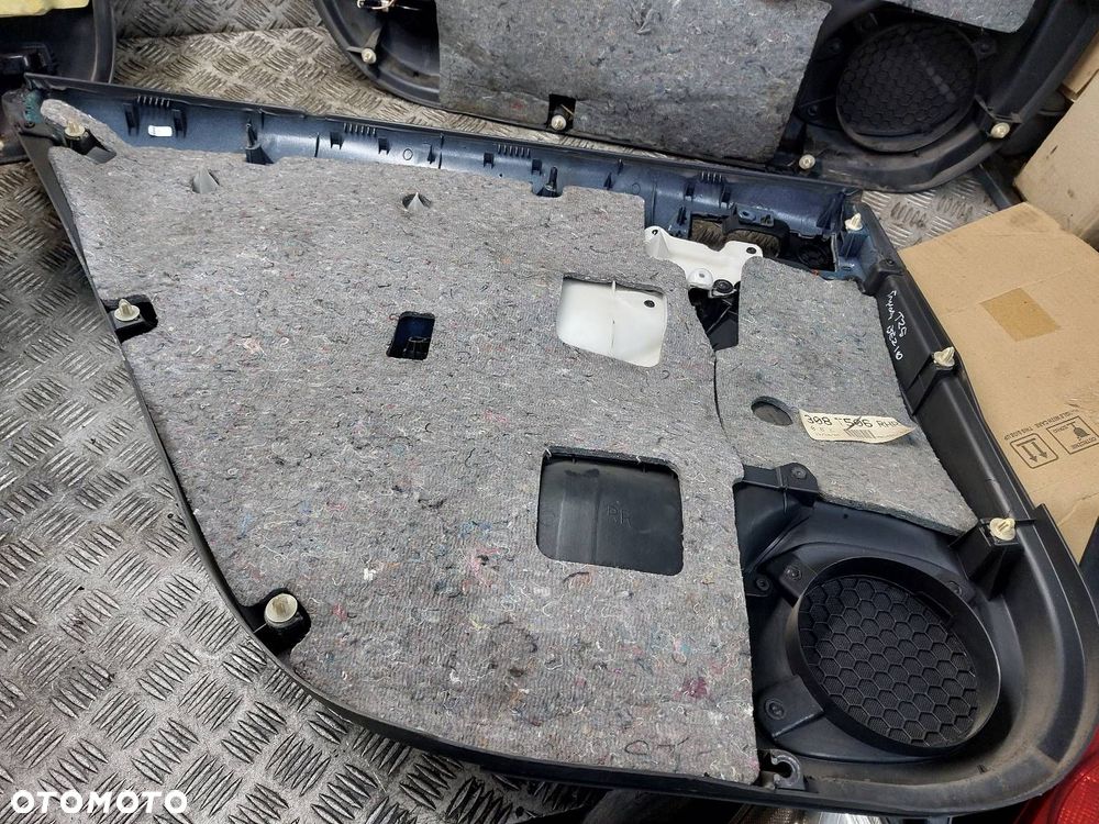 BOCZEK BOCZKI DRZWI KOMPLET TOYOTA AVENSIS T25 KOMBI - 10