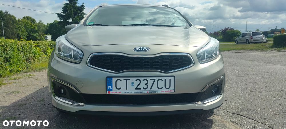 Kia Ceed - 11
