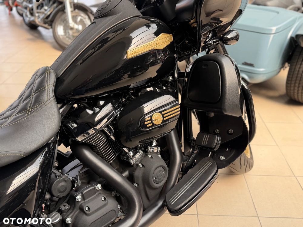 Harley-Davidson Touring Road Glide - 16