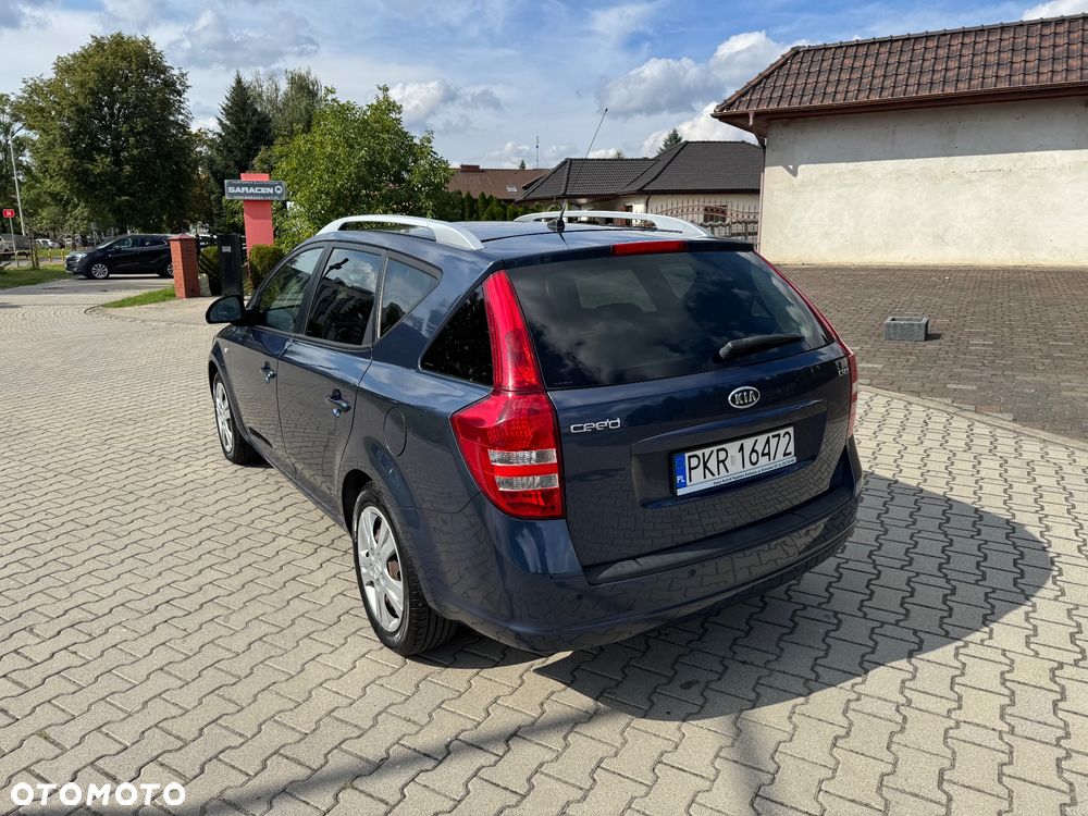 Kia Ceed - 6