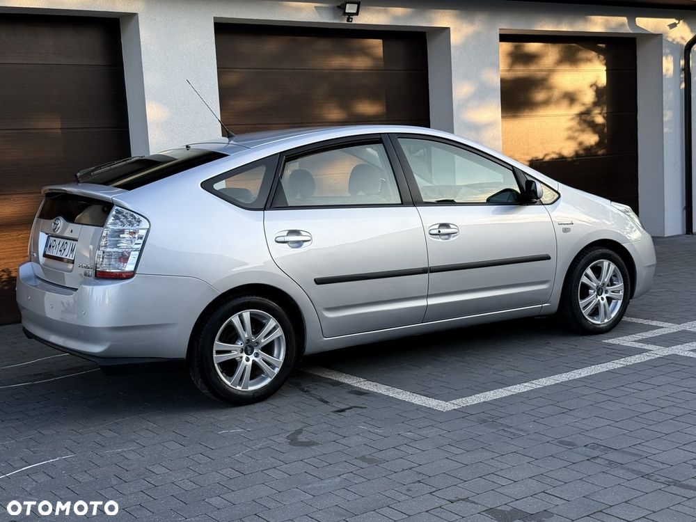 Toyota Prius 1.5 VVT-i Sol - 8