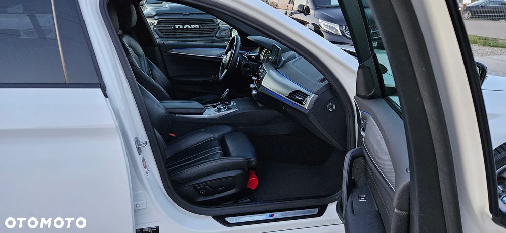 BMW Seria 5 530e iPerformance M Sport sport - 16