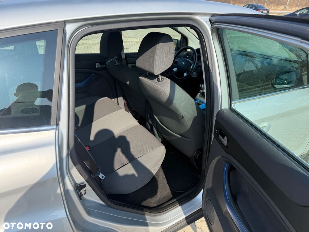 Ford Kuga 2.0 TDCi 2x4 Trend - 25