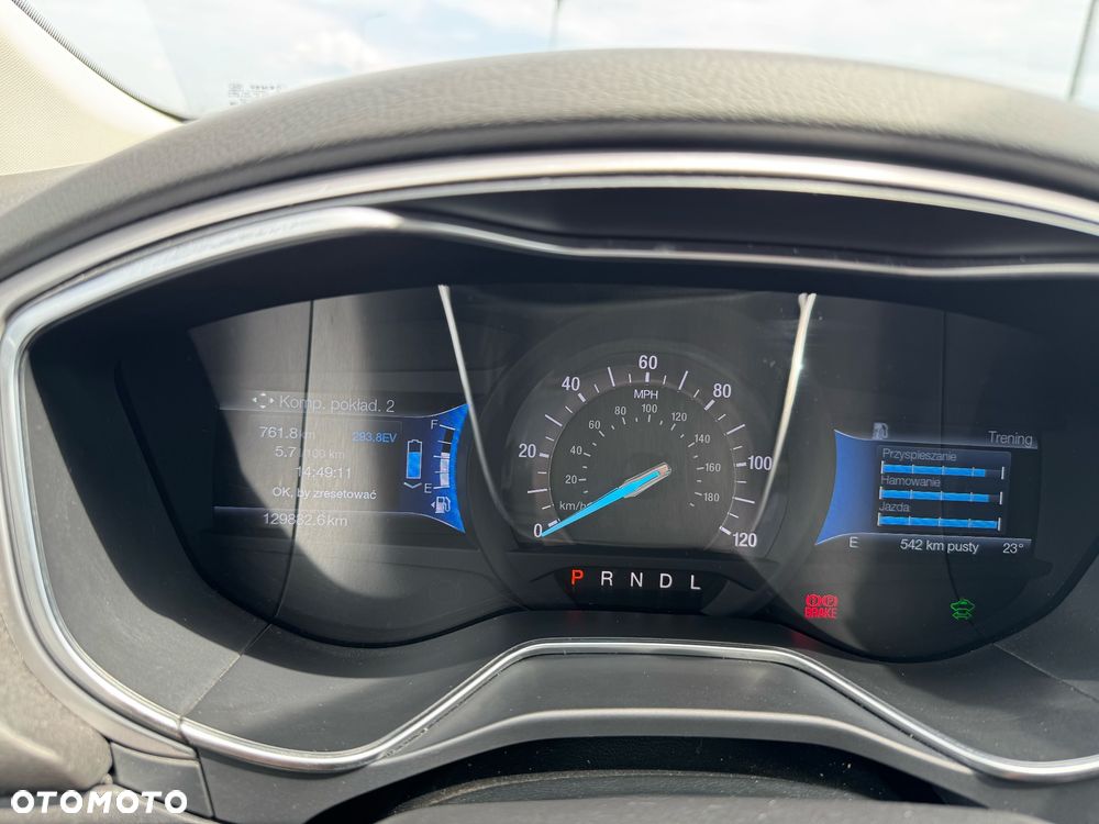 Ford Fusion - 8