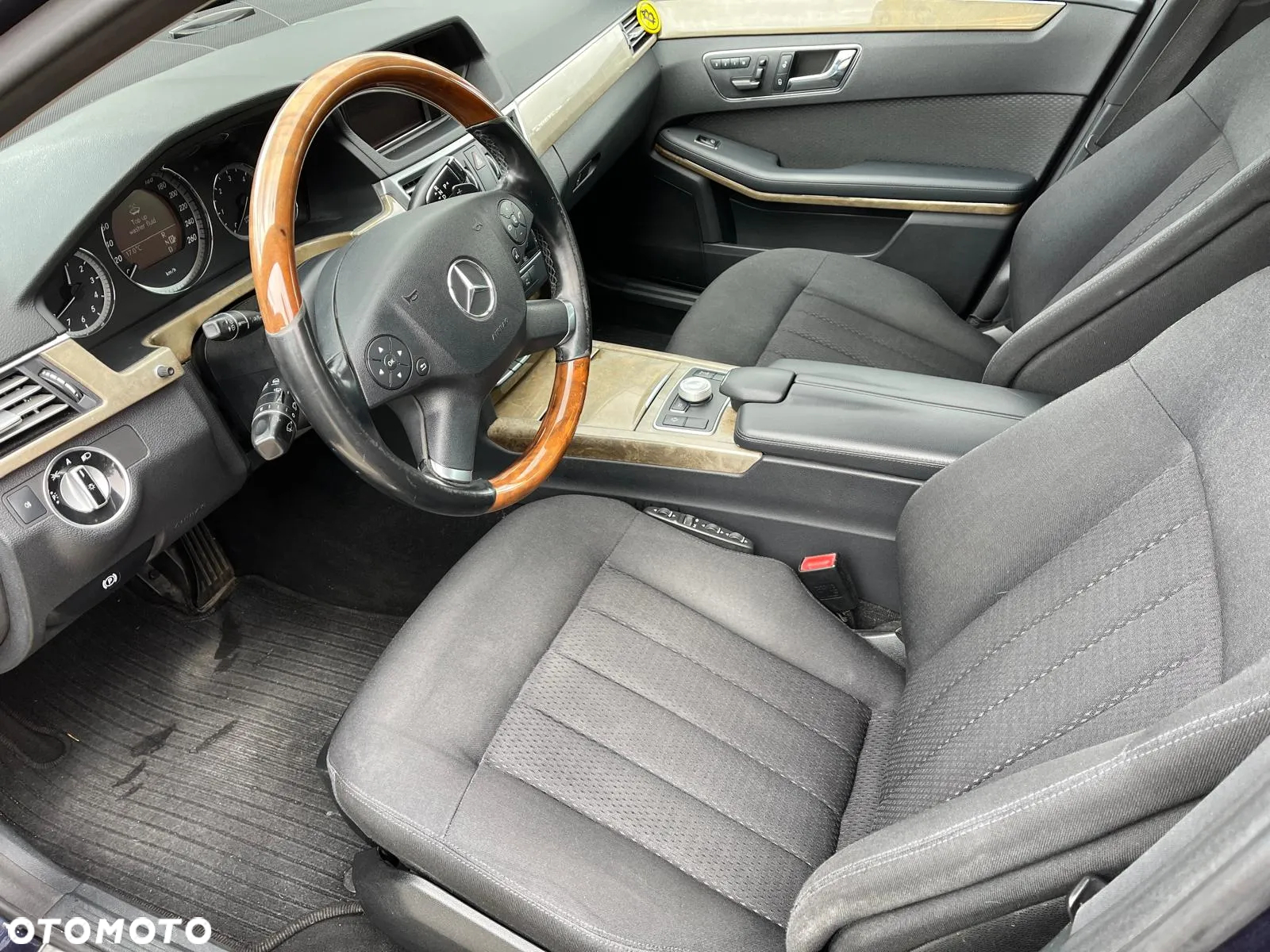 Mercedes-Benz Klasa E 350 T CDI DPF BlueEFFICIENCY 7G-TRONIC Elegance - 5