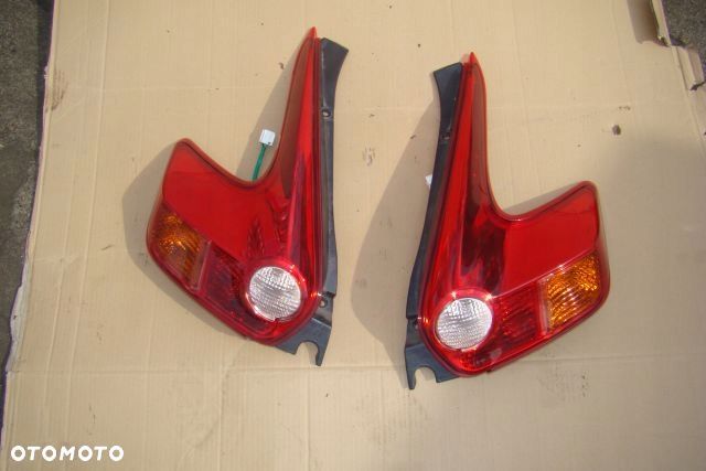 Nissan Juke F15 LAMPA TYLNA PRAWA TYŁ ORYG. - 1