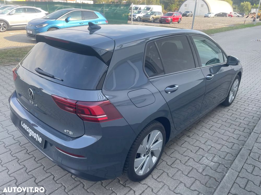 Volkswagen Golf - 8